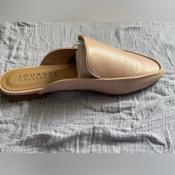 Journee Collection Akza Mule in Blush 8 WIDE - Picture 12 of 12